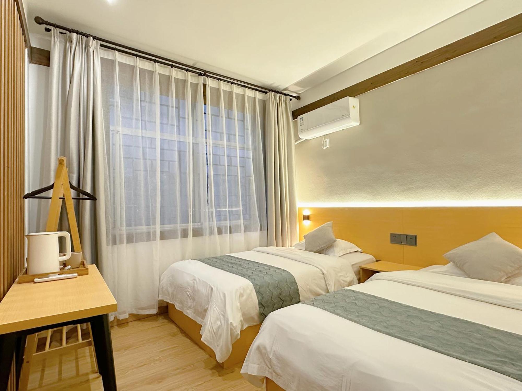 Hemu House Hotel Fenghuang County Exterior photo