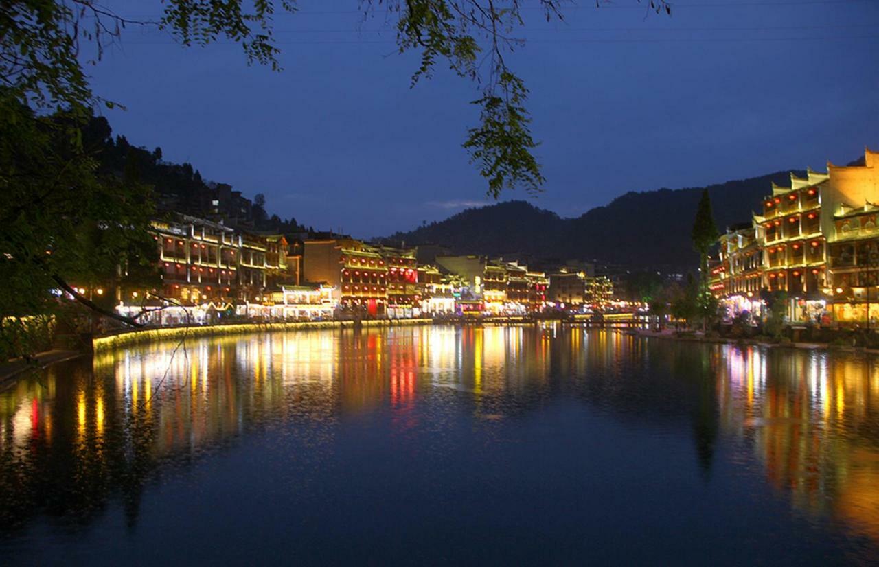 Hemu House Hotel Fenghuang County Exterior photo